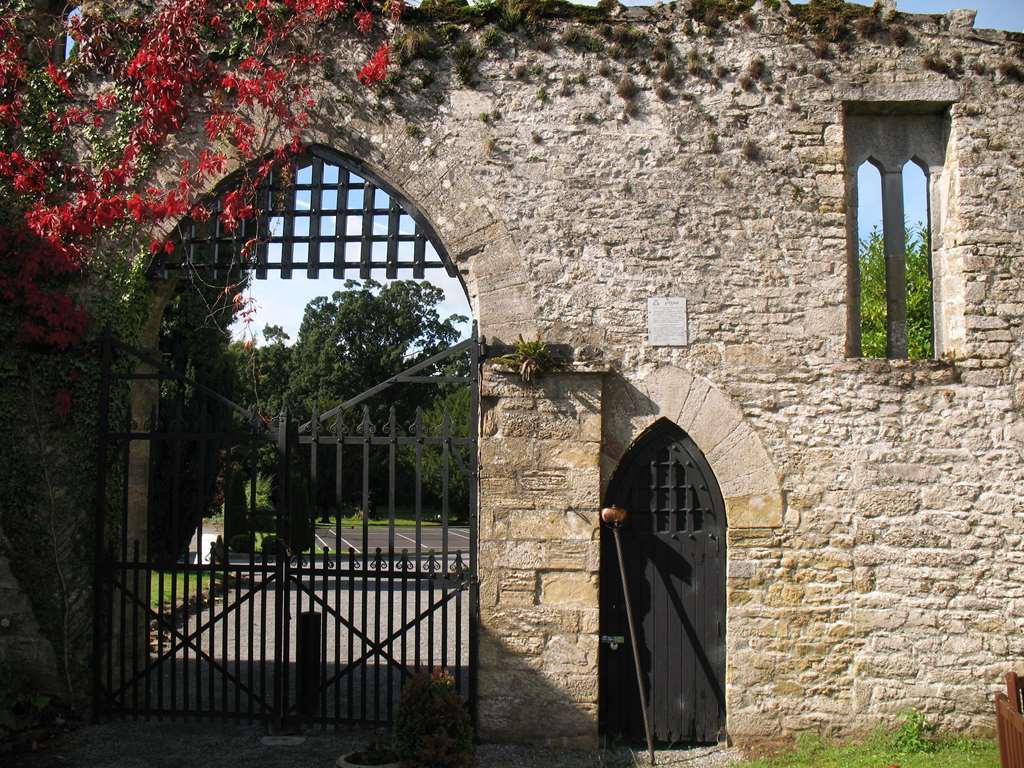 Kinnitty Castle Hotel Exterior photo